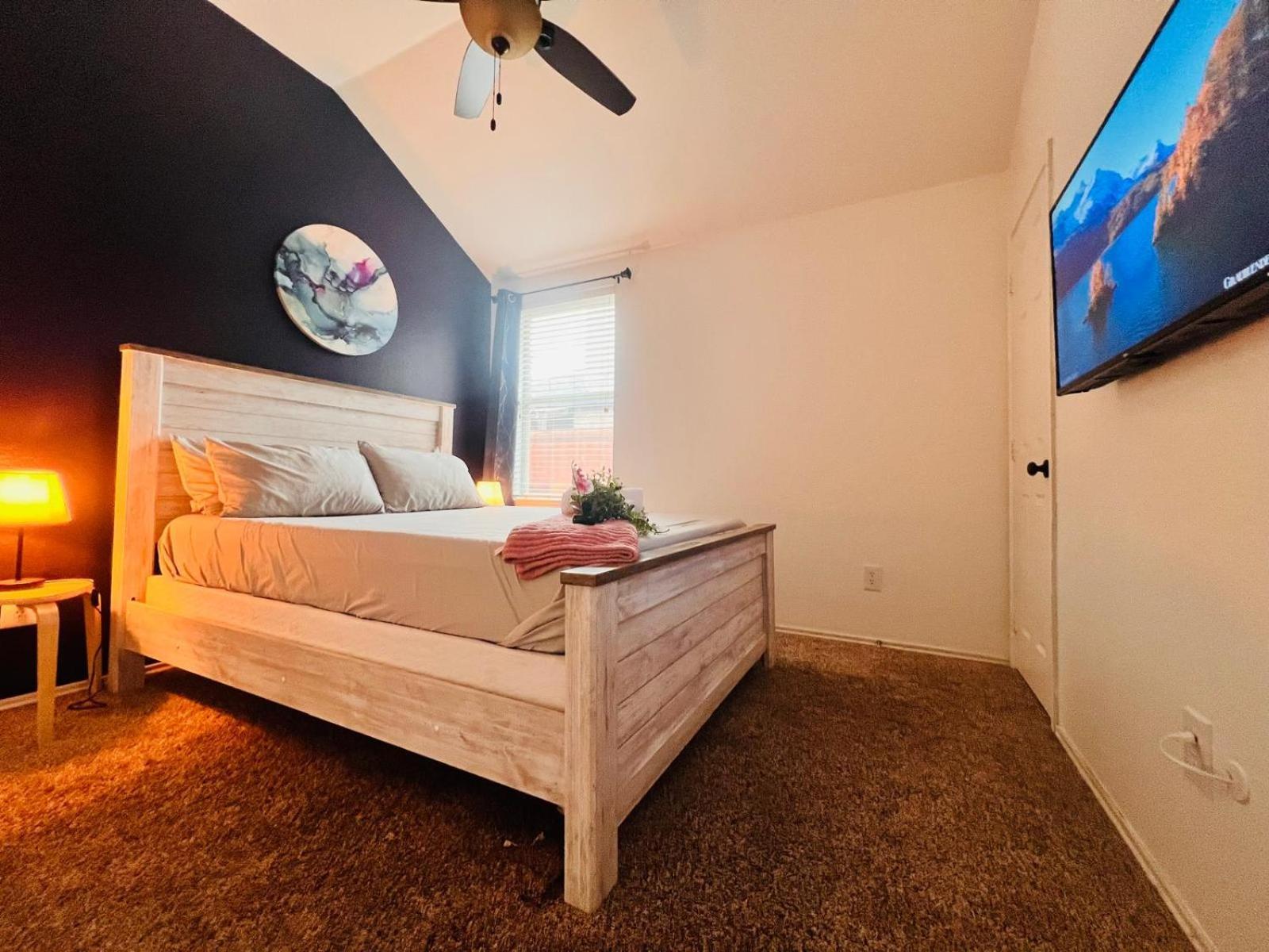 Work, Play & Stay King Bed With Foosball! Aubrey Kültér fotó